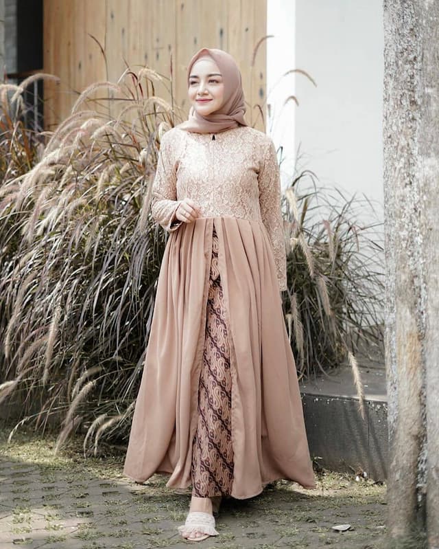 Rekomendasi Pilihan dan Model Gamis Terbaru 2021