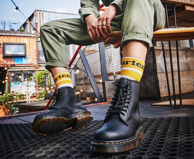 8 koleksi sepatu Dr Martens paling best seller