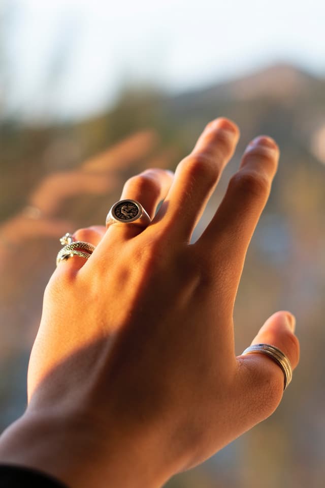 Bagaimana memilih cincin yang tepat untuk pria