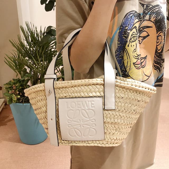 Loewe bag: Tas branded dari kulit dan hasil kerajinan tangan